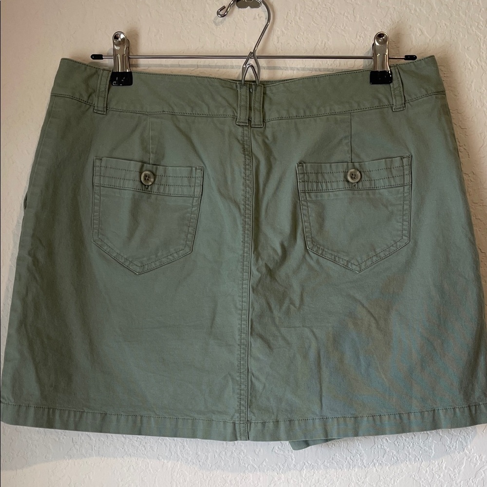 Dockers Women's Green Skort - Picture 2 of 5